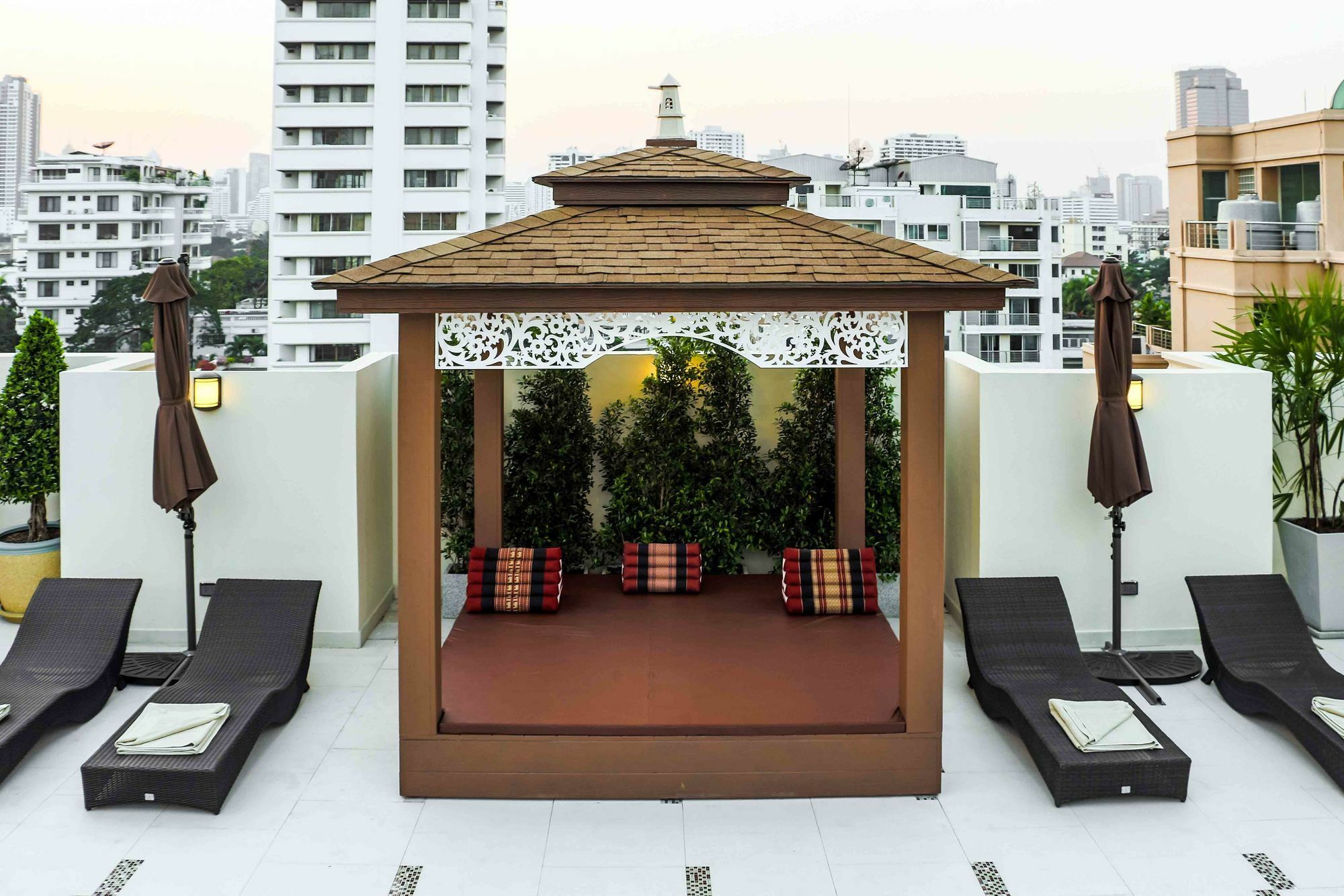 Aspira Hana Executive Apartment Thonglor Bangkok Extérieur photo